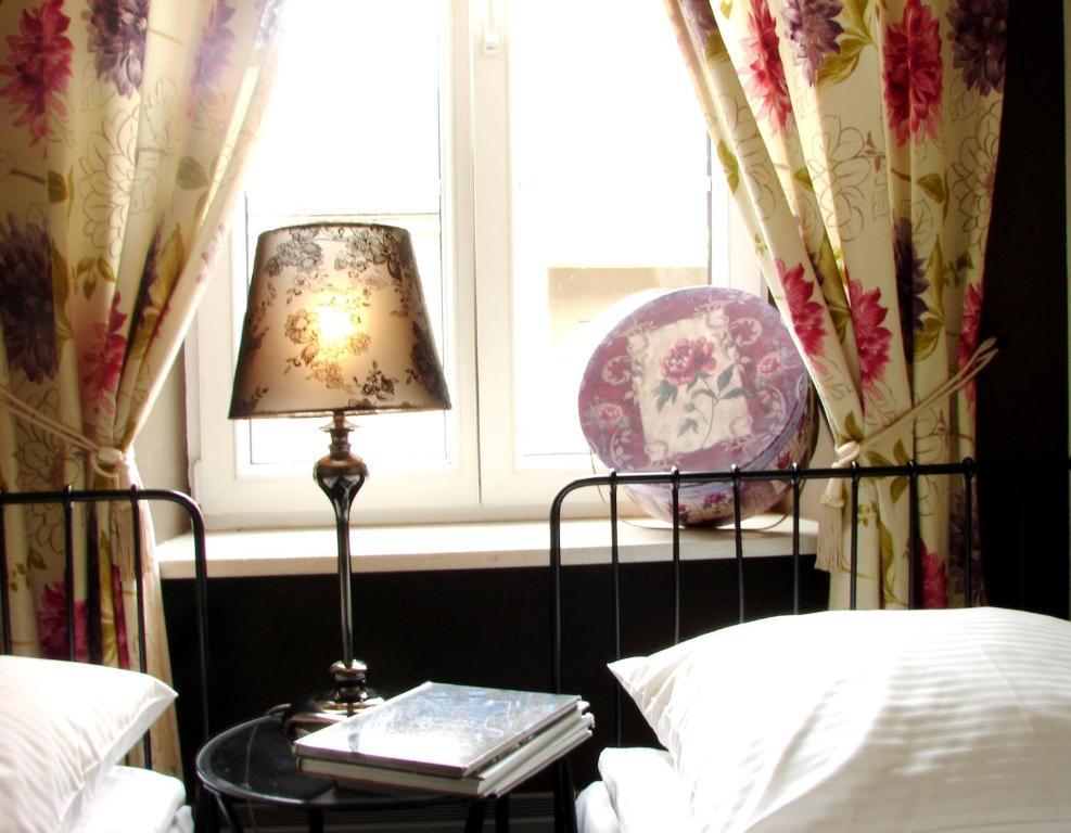 Chmielna Guest House ワルシャワ 部屋 写真