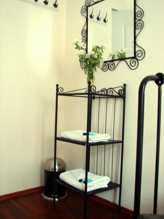 Chmielna Guest House ワルシャワ 部屋 写真