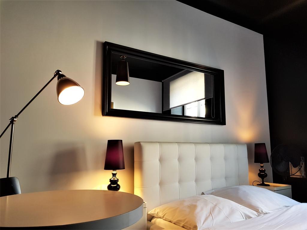Chmielna Guest House ワルシャワ エクステリア 写真